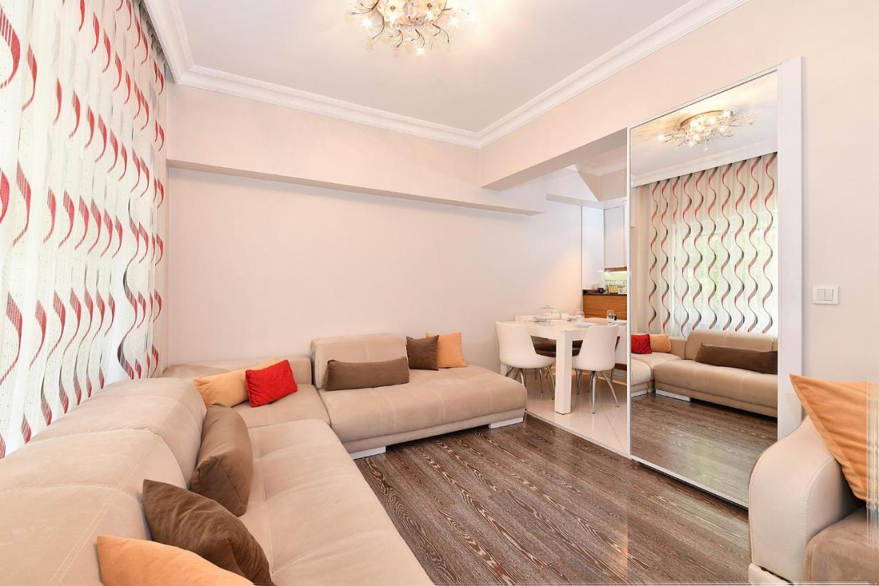 Iskete Suit Istanbul Luaran gambar